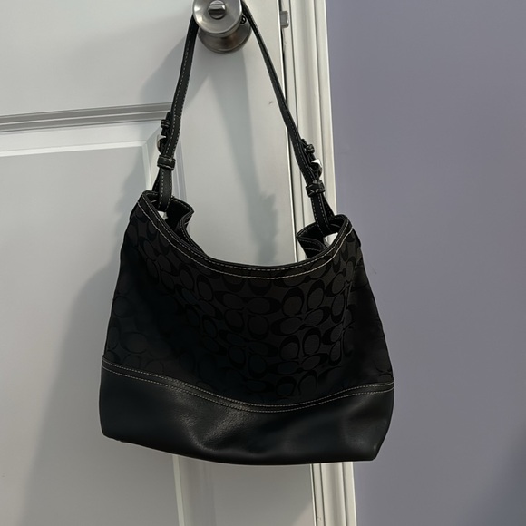 Coach signature shoulder bag - Picture 2 of 4